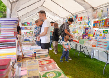 معرض الديوان الأول للكتاب العربي