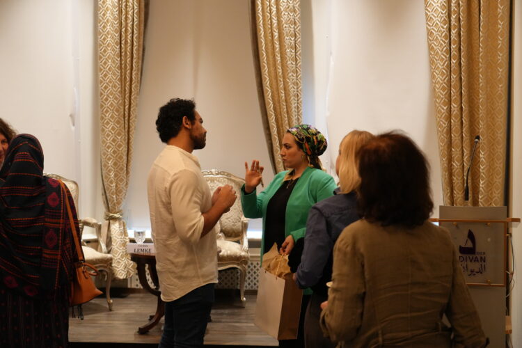 المرأة المصرية المعاصرة، الموضة والإيمان