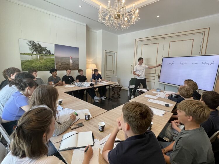 Arabisch-Workshop im Divan