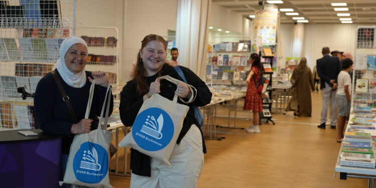 معرض الديوان الثاني للكتاب العربي