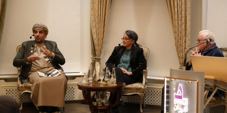 Buchlesung und Diskussion zur Stadtmauer von Bahla im Oman