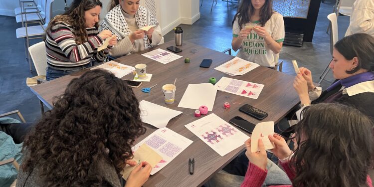 ورشة عمل للتطريز البدوي العربي