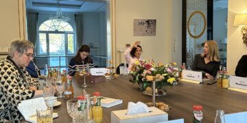 طاولة حكماء الديوان الثالثة