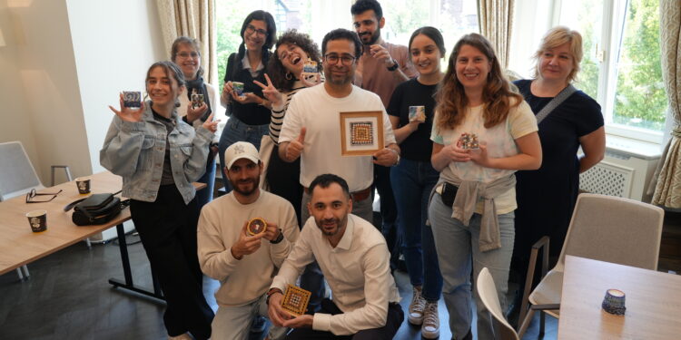 ورشة فن الفسيفساء