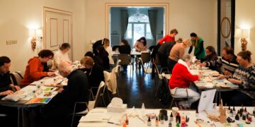 ورشة عمل لتصميم بطاقات المعايدة